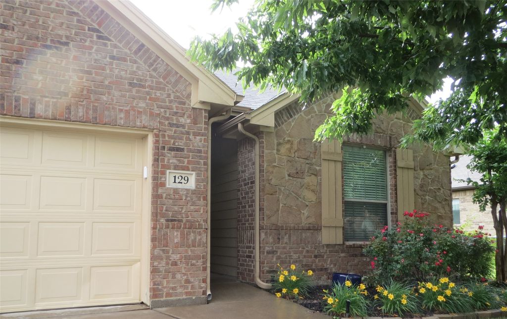129 Sierra Drive, Waxahachie, TX 75167