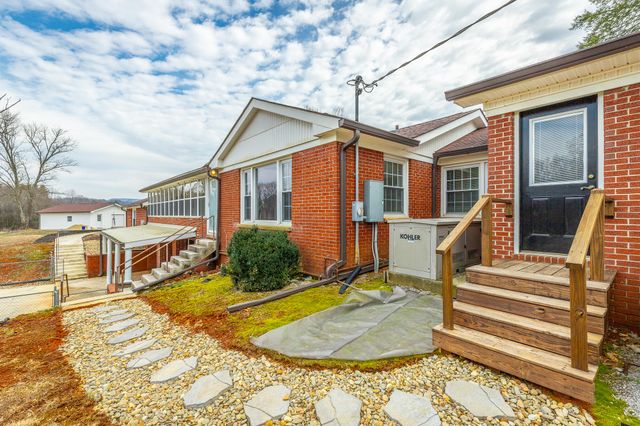 37803 U.S. 127, Pikeville, TN 37367