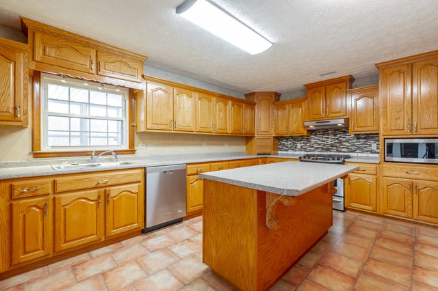 37803 U.S. 127, Pikeville, TN 37367