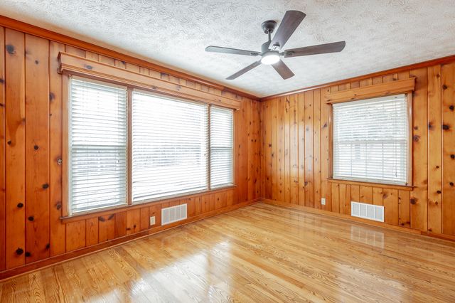37803 U.S. 127, Pikeville, TN 37367