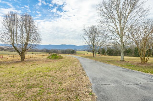 37803 U.S. 127, Pikeville, TN 37367