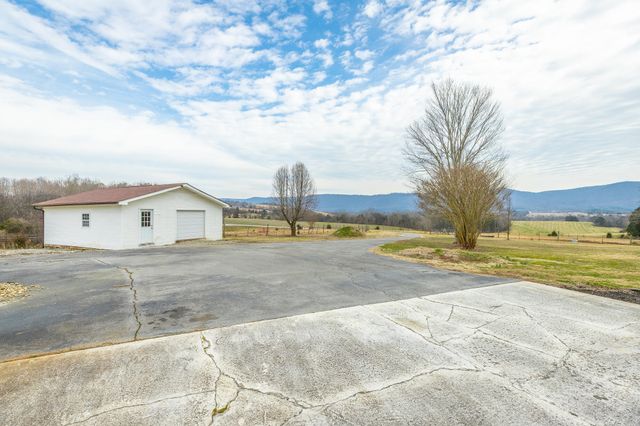 37803 U.S. 127, Pikeville, TN 37367