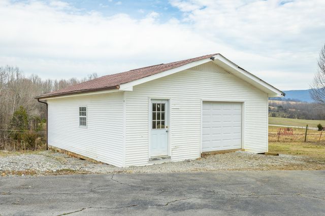37803 U.S. 127, Pikeville, TN 37367