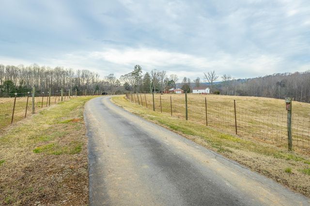 37803 U.S. 127, Pikeville, TN 37367