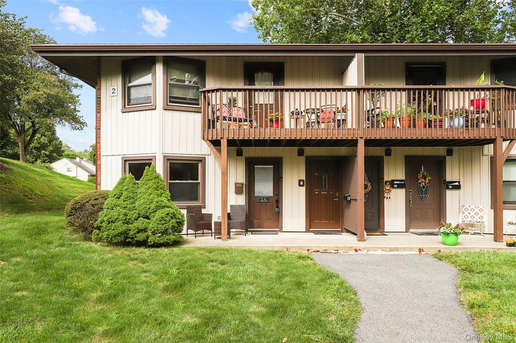 2 Hampton Court A, Yorktown Heights, NY 10598