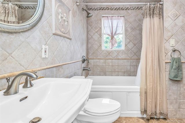 178 Guildford Court, West Hempstead, NY 11552