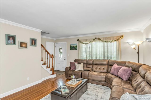 178 Guildford Court, West Hempstead, NY 11552