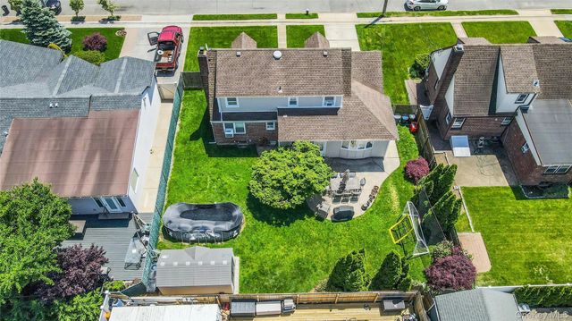178 Guildford Court, West Hempstead, NY 11552