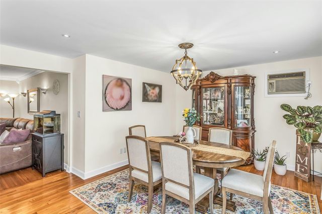 178 Guildford Court, West Hempstead, NY 11552