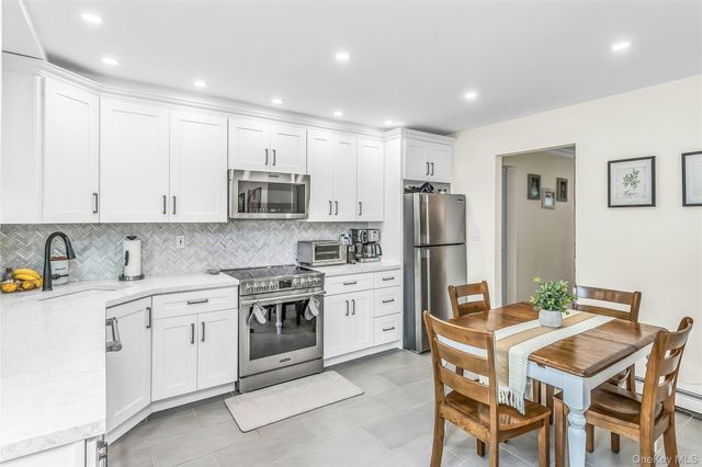 178 Guildford Court, West Hempstead, NY 11552