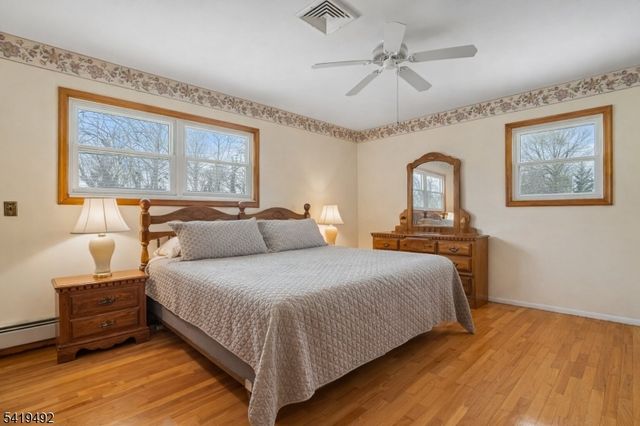 25 Victoria Dr, Clark Twp., NJ 07066