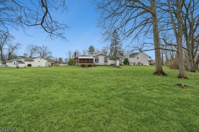 25 Victoria Dr, Clark Twp., NJ 07066