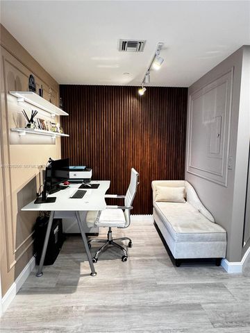 45 SW 9th St 2303, Miami, FL 33130