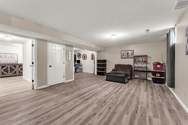 3427 S Ashley Court, Springfield, MO 65809