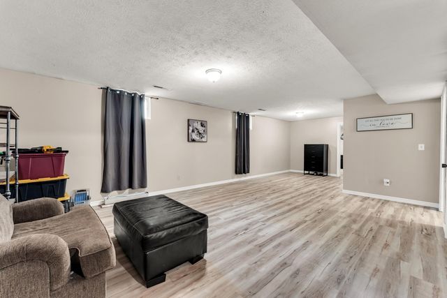 3427 S Ashley Court, Springfield, MO 65809