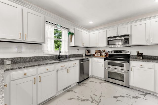 3427 S Ashley Court, Springfield, MO 65809