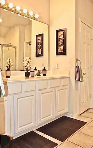 130 Ledgestone Place, The Woodlands, TX 77382