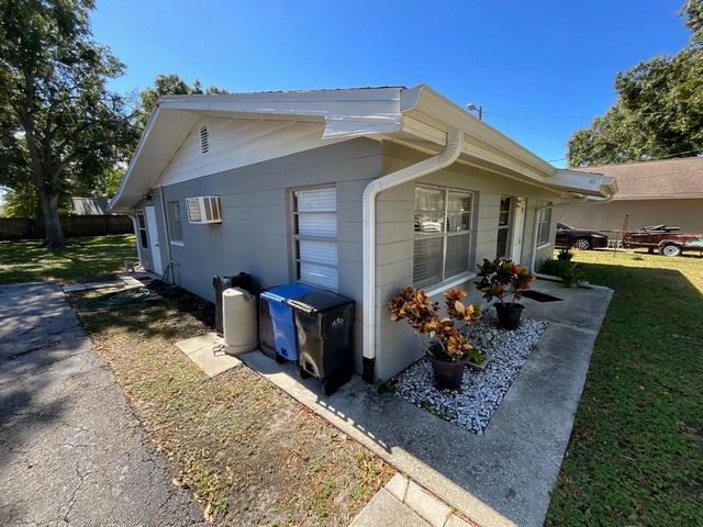 9004 W CLUSTER AVENUE, Tampa, FL 33615