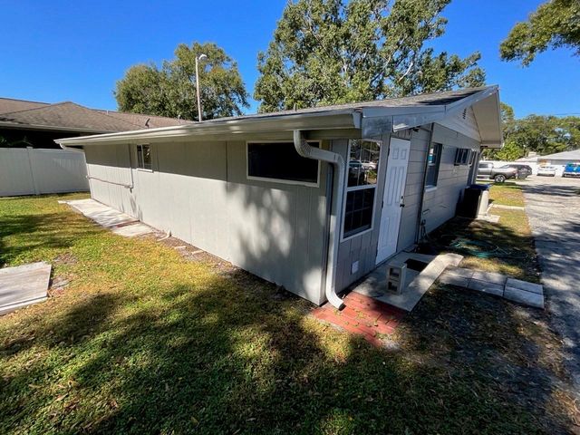 9004 W CLUSTER AVENUE, Tampa, FL 33615