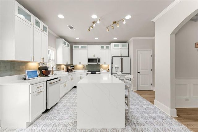 6667 Rivergreen Road, Flowery Branch, GA 30542