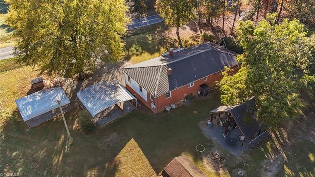 612 Reeder Road, Seagrove, NC 27341