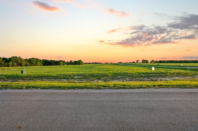 210 Diamond Point, Dodd City, TX 75438