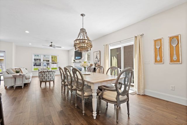 13 Cleary Cir 13, Norfolk, MA 02056