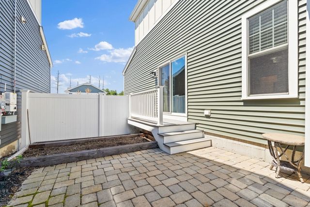 13 Cleary Cir 13, Norfolk, MA 02056