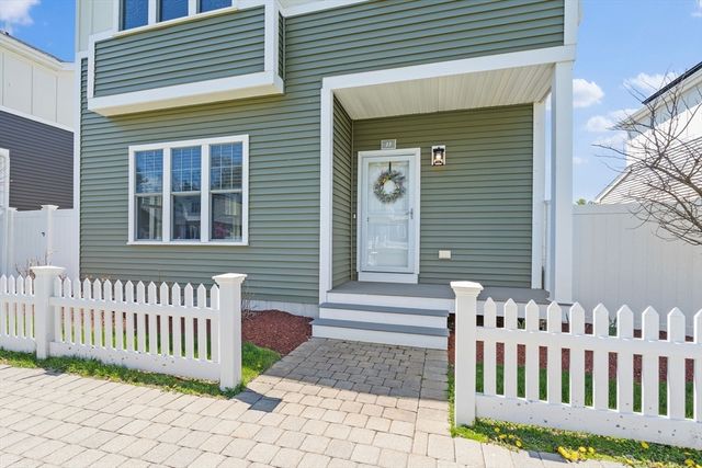 13 Cleary Cir 13, Norfolk, MA 02056