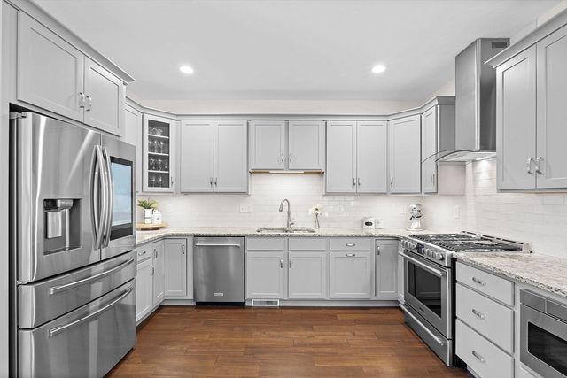 13 Cleary Cir 13, Norfolk, MA 02056
