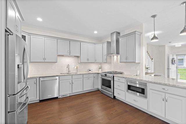 13 Cleary Cir 13, Norfolk, MA 02056