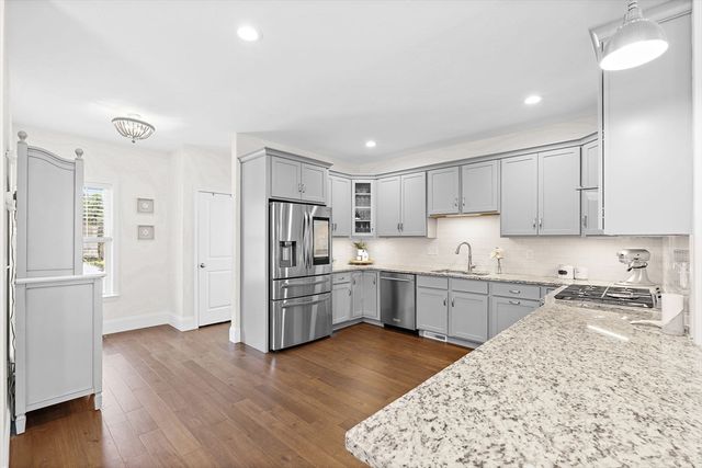 13 Cleary Cir 13, Norfolk, MA 02056