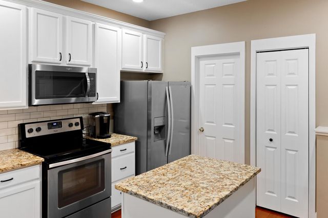 18122 69th Place N, Maple Grove, MN 55311