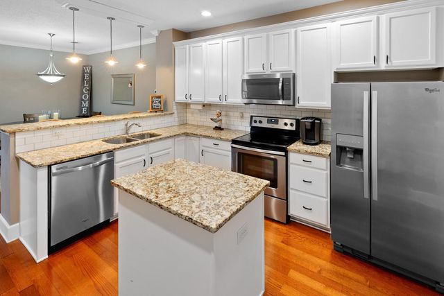 18122 69th Place N, Maple Grove, MN 55311