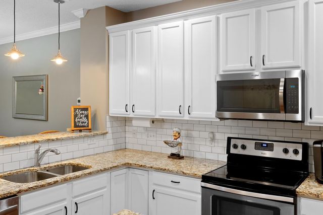 18122 69th Place N, Maple Grove, MN 55311