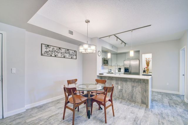 720 S Sapodilla Avenue 208, West Palm Beach, FL 33401