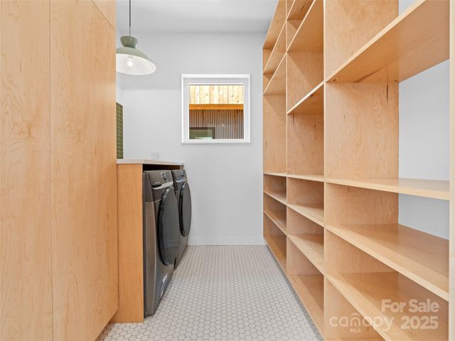 173 Houston Place, Asheville, NC 28801