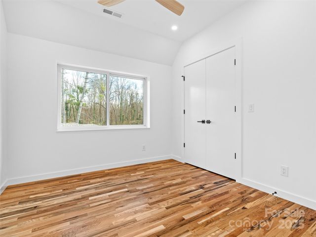 173 Houston Place, Asheville, NC 28801