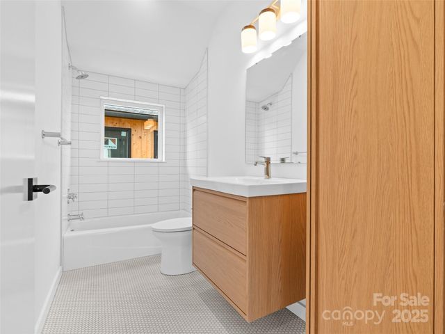 173 Houston Place, Asheville, NC 28801