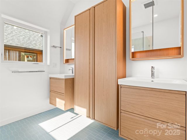 173 Houston Place, Asheville, NC 28801