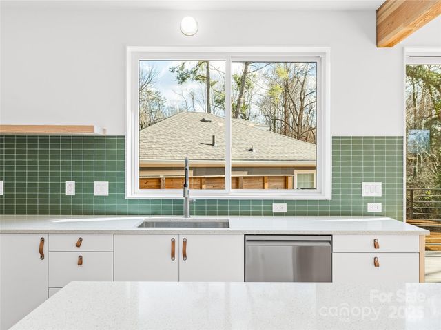 173 Houston Place, Asheville, NC 28801