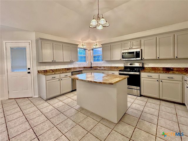 1814 Indian Camp Trail, Copperas Cove, TX 76522