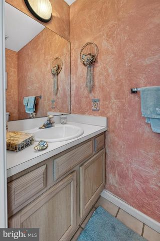 13 CATTELL DR, Sicklerville, NJ 08081