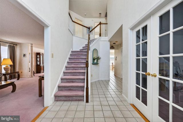 13 CATTELL DR, Sicklerville, NJ 08081