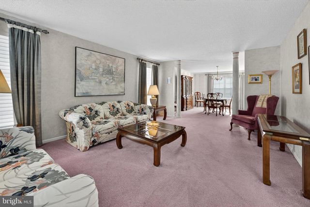 13 CATTELL DR, Sicklerville, NJ 08081