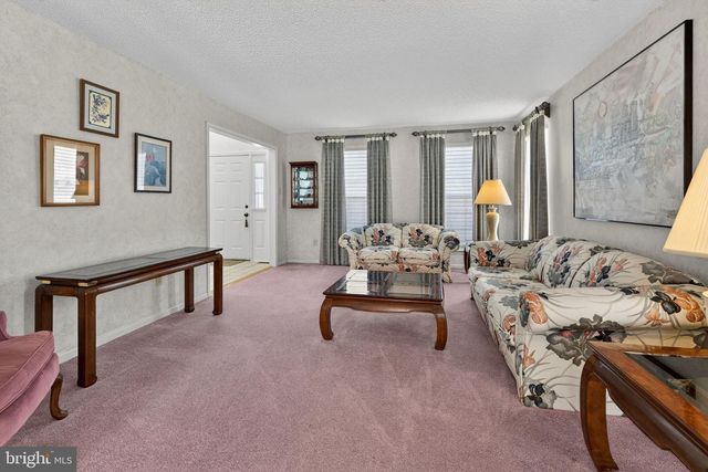 13 CATTELL DR, Sicklerville, NJ 08081