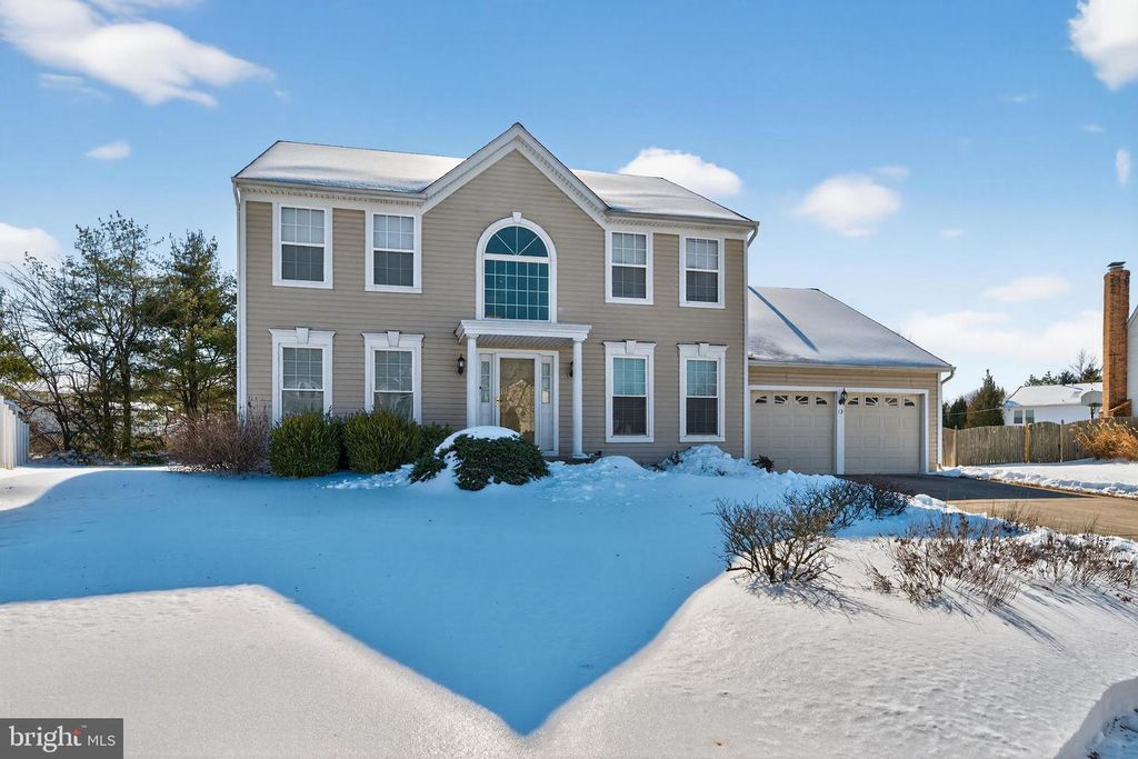 13 CATTELL DR, Sicklerville, NJ 08081