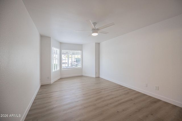 2910 W MARCONI Avenue 117, Phoenix, AZ 85053