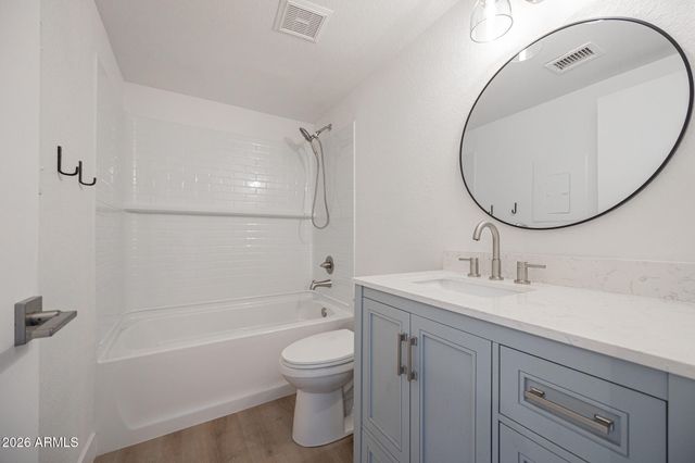 2910 W MARCONI Avenue 117, Phoenix, AZ 85053