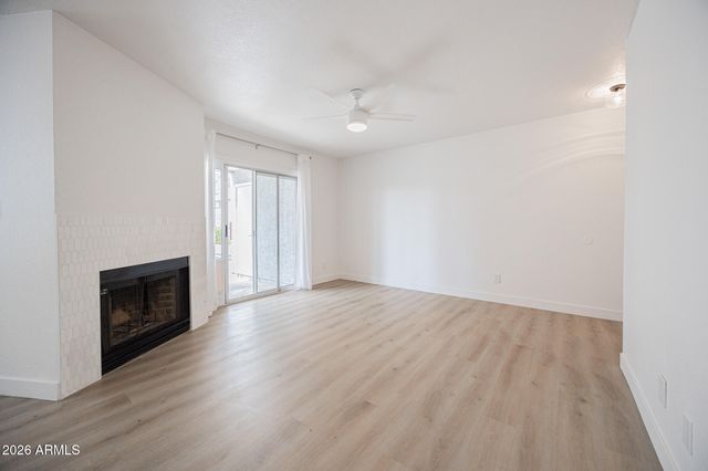 2910 W MARCONI Avenue 117, Phoenix, AZ 85053